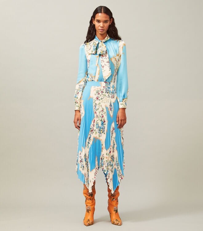 スカート TORY BURCH Woman Skirt Blue 169354 417 Tory Burch Sunburtst Porcelain Blue Pleated Skirt 14 Runway