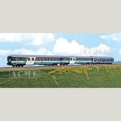 Acme 55364 - Set cuccette UIC-X Tipo 1982 con tetto cannellato e una carrozza le