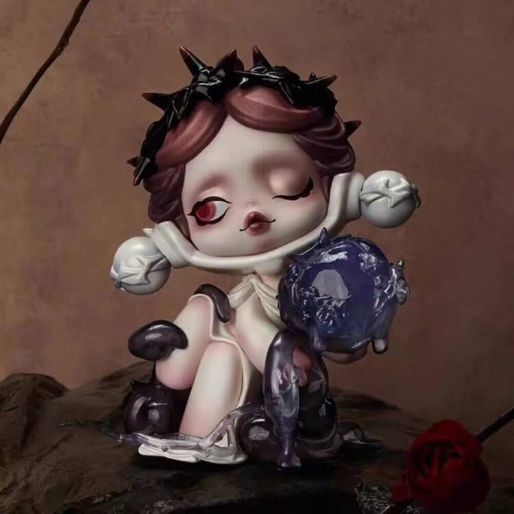 skullpanda The Glimpse figure – Clear Box Toys