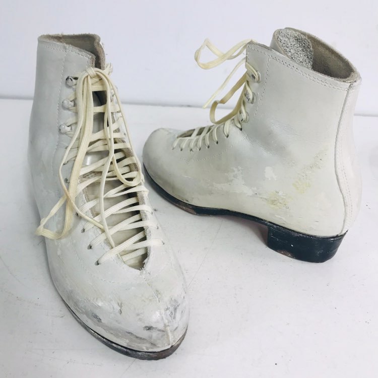 RIEDELL Ice Skating Boots Sz 2.5 Girls Youth Gold Star 75 White Boot Only
