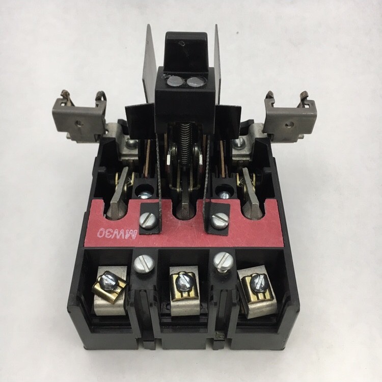GE THMC31 Used 3P 30A QMW Switch Fused 565B714G42 B23