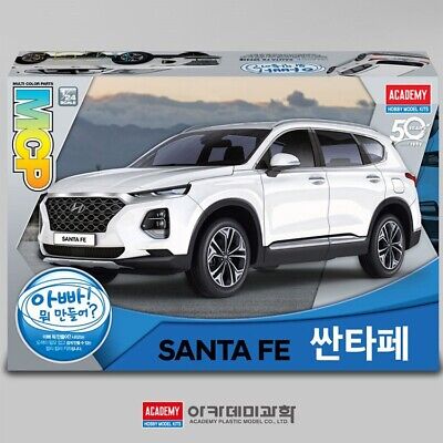 Academy Plastic Kits Hyundai Santa Fe TM 1/24 scale model kit 15135