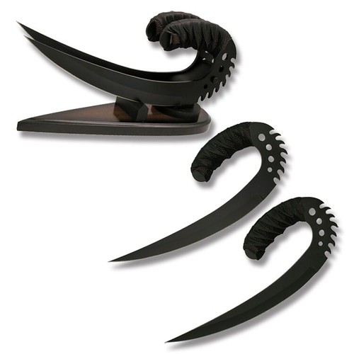 2 PC Chronicles Of Riddick Dagger Saber Claws Fixed Blade Knife w/ Stand NEW Set