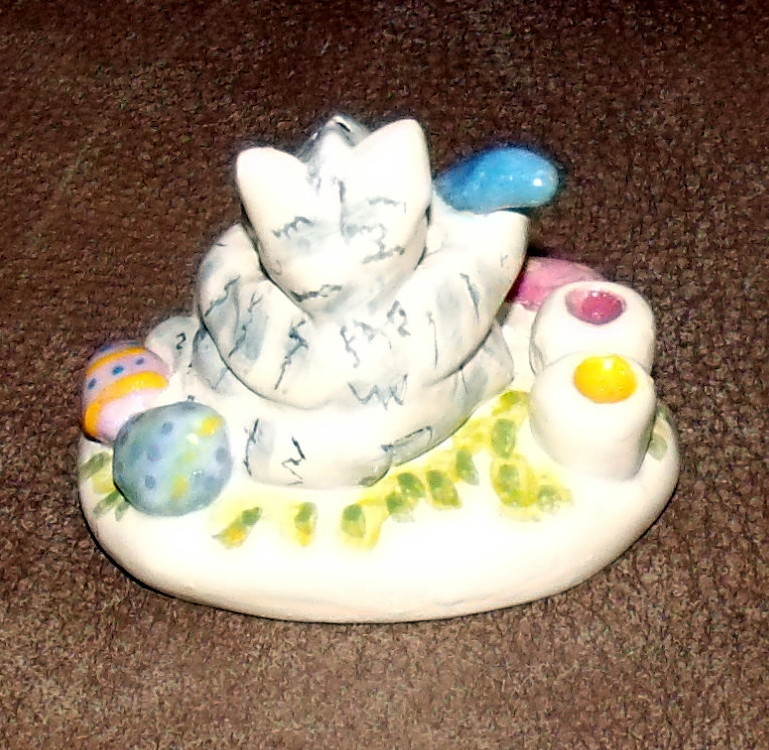 robin russell 2003 mini cat painting easter eggs figurine