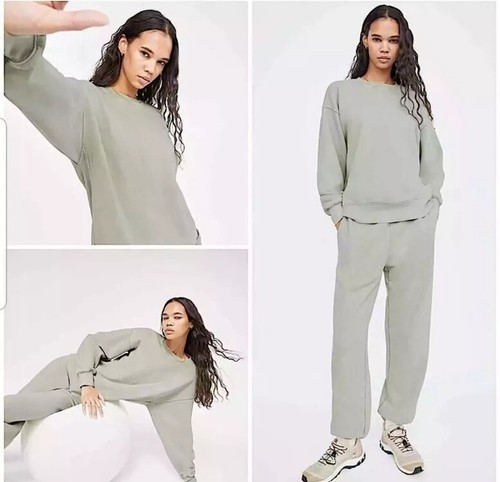 Aritzia TNA モッズコート Aritzia TNA cozy af zip up fleece hoodie in bright | Depop