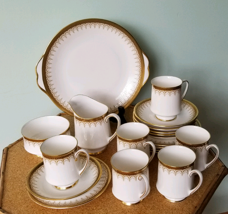 PARAGON 'Athena' Fine Bone China Tea Set in Inverurie, Aberdeenshire