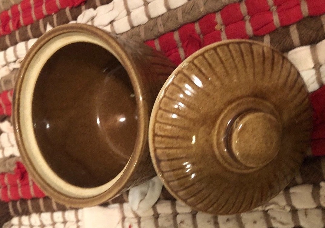 USA small lidded container-bean pot-dips-soups-Brown ridged