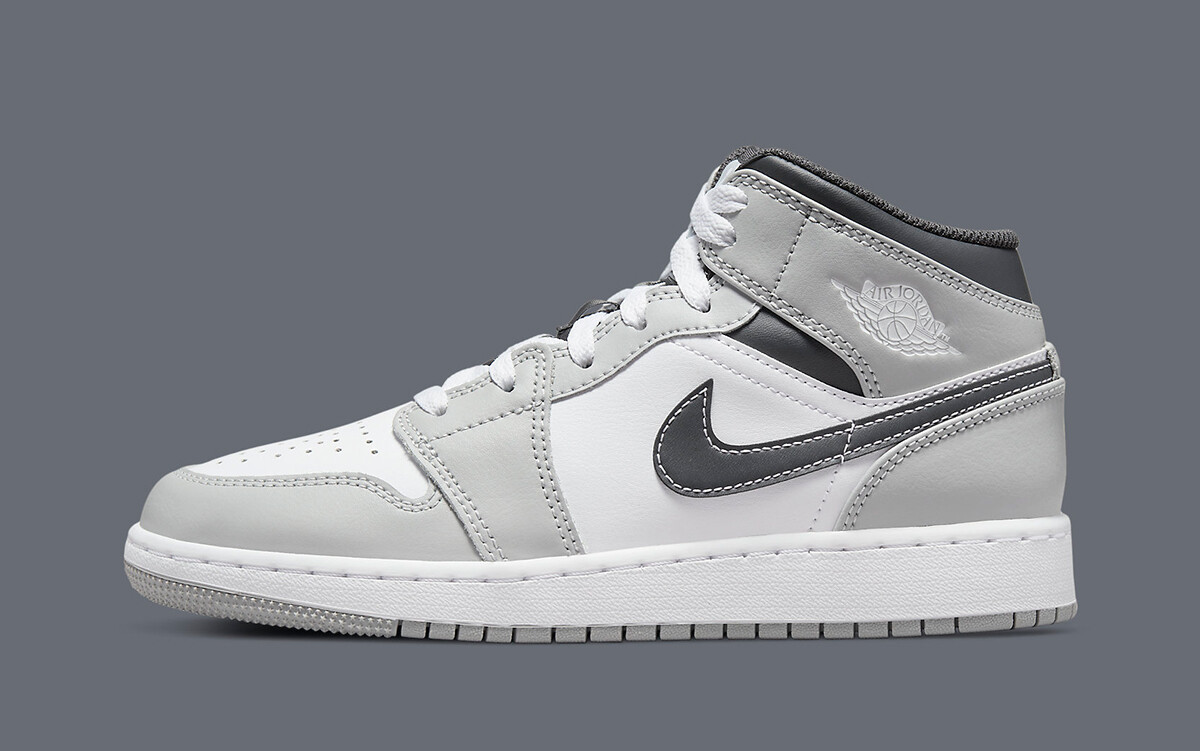 

Мужские кроссовки Nike Air Jordan 1 Mid Серо-белые/антрацитовые 554724-078 US6-12, Серый, Air Jordan 1 Mid