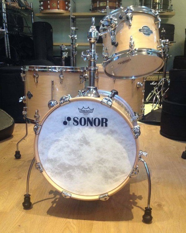 Sonor Select Force Jungle Kit Natural with matching 22" bass drum in