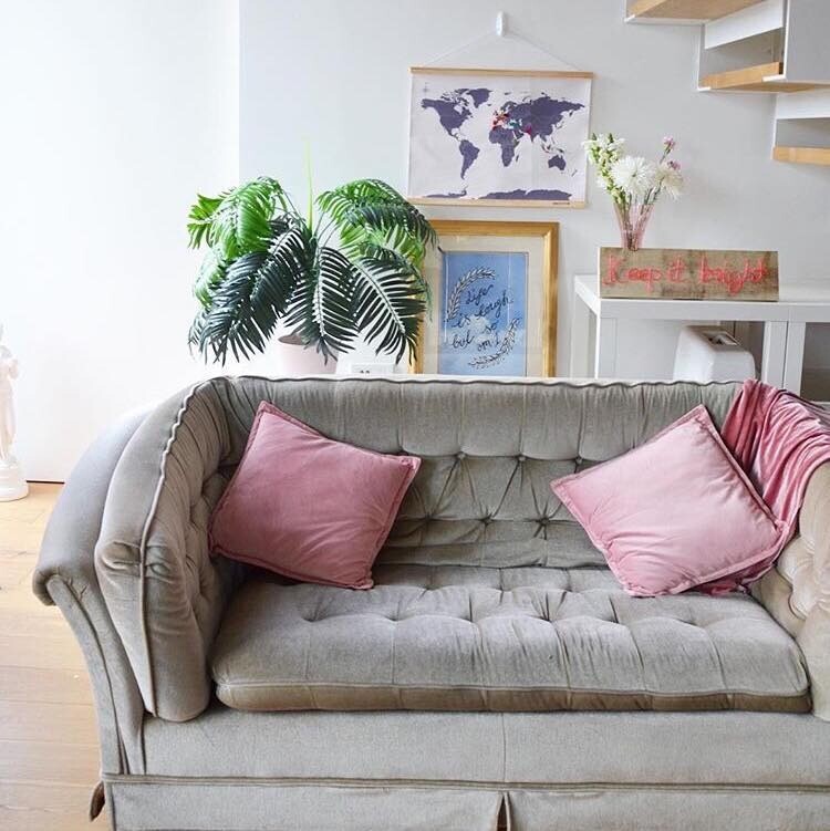 stunning vintage velvet loveseat sofa in grey in Stalybridge
