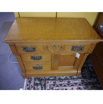 Beautiful Oak Bedroom Set