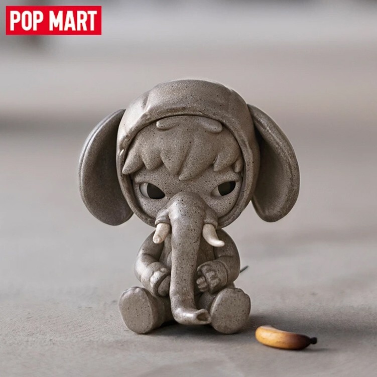 ゲームキャラクター HIRONO elephant in the room wood color Popmart Hirono The Elephant In The Room Wood Color Pendant
