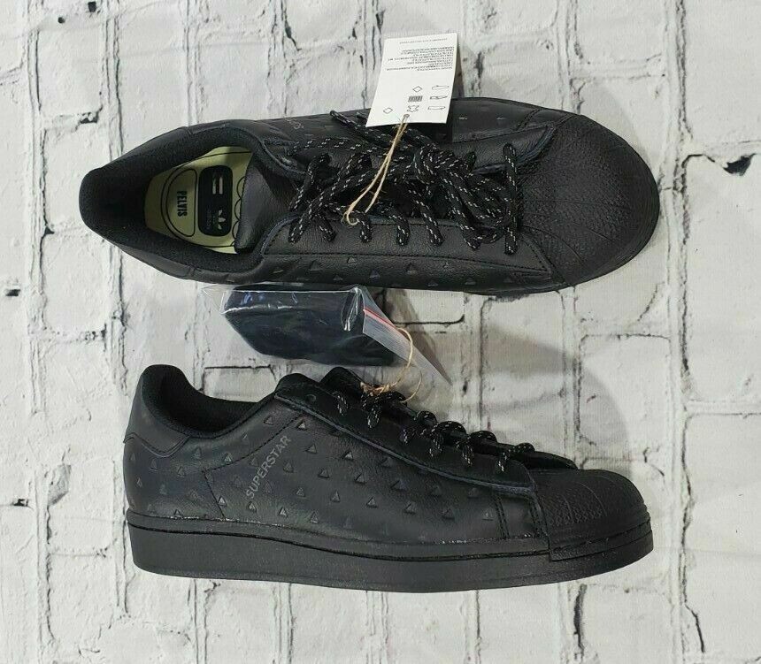 リサラーソン　ジャーマンシェパードブラック adidas Superstar x Pharrell Black Future 2020 GY4981