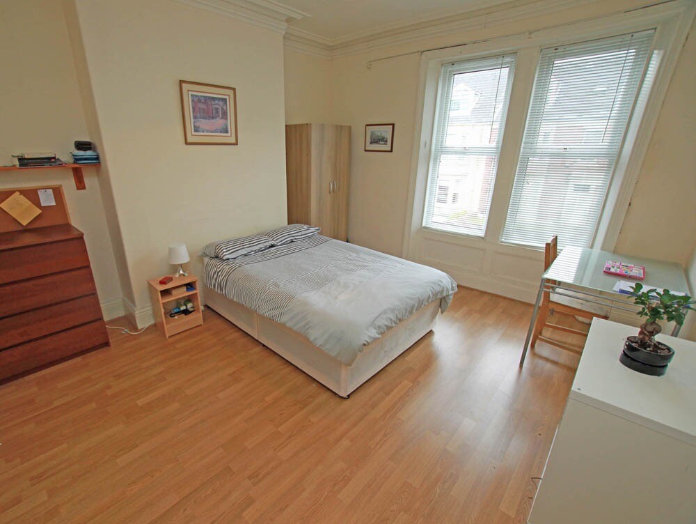 2 BED UPPER FLAT AVAILABLE TO RENT IN NEWCASTLE UPON TYNE. NO DEPOSITS