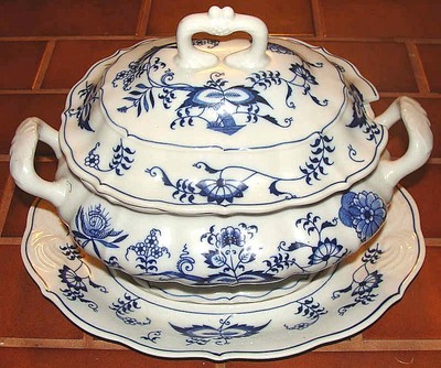 blue danube large soup tureen with underplate nos brand new cond