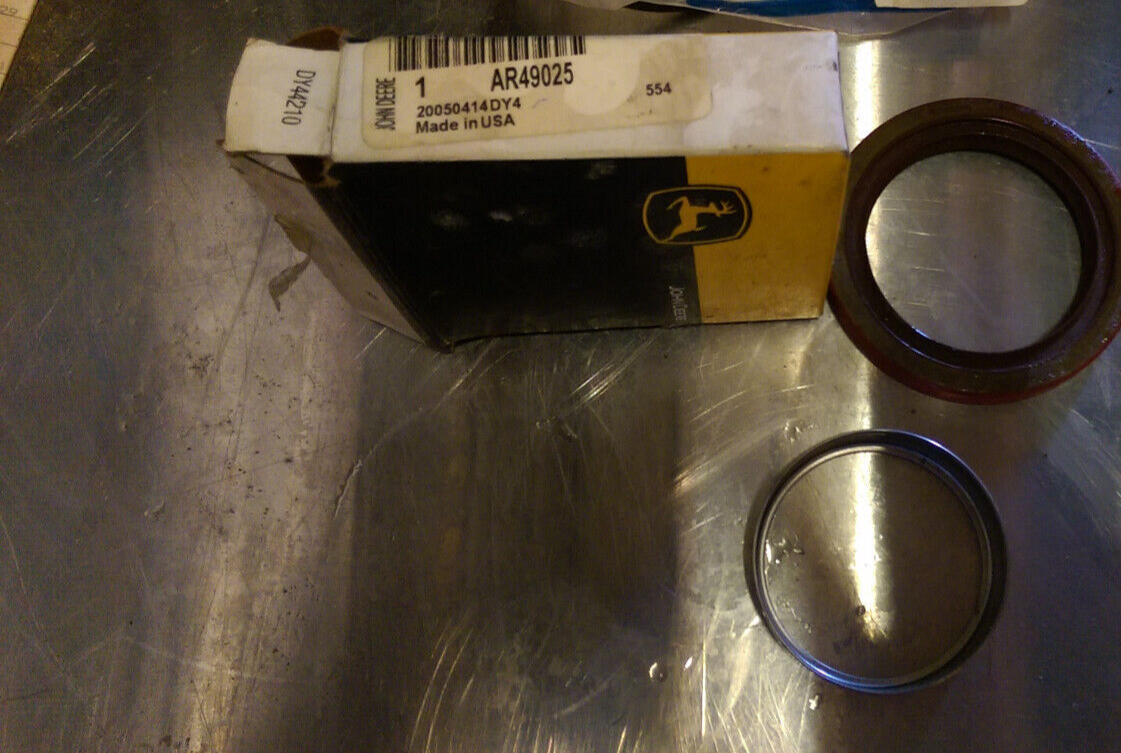 AR49025 JOHN DEERE SEAL KIT - Picture 1 of 1