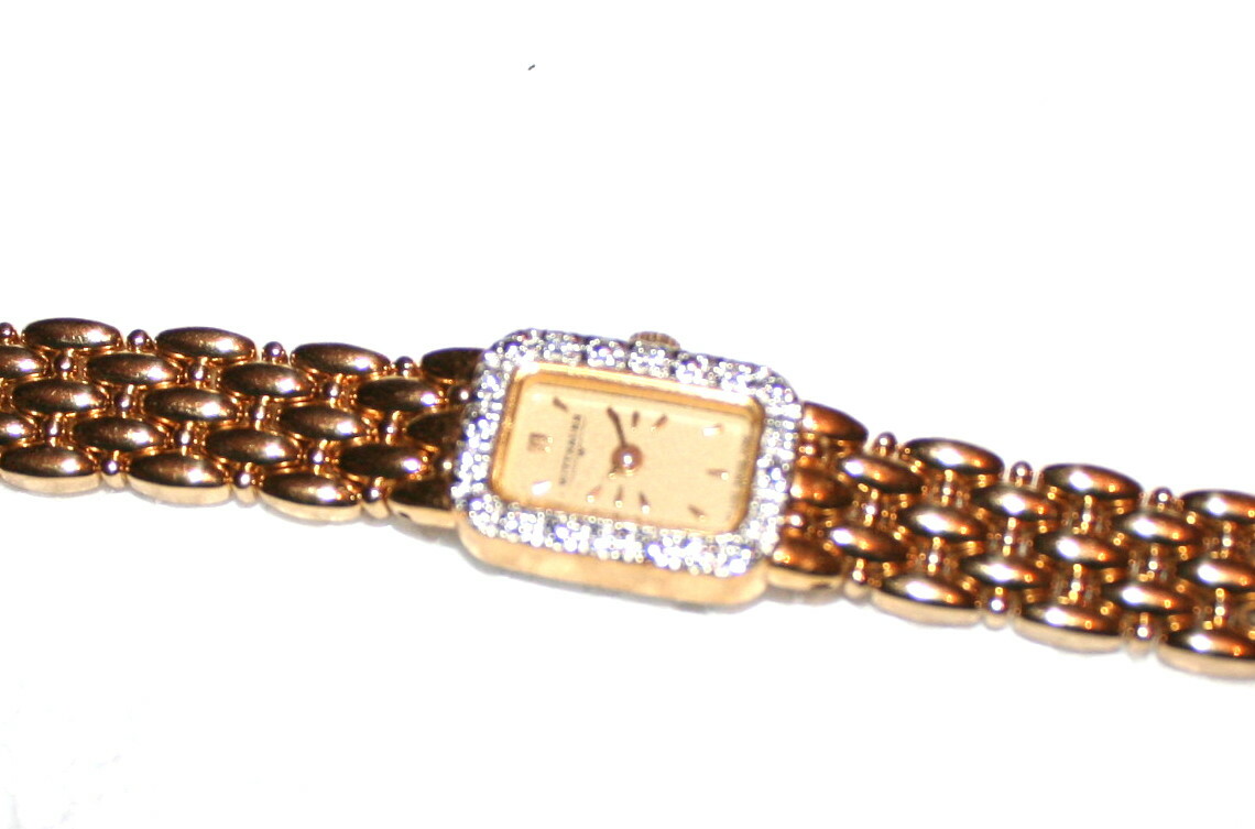 VINTAGE WITTNAUER BY LONGINES DIAMOND BEZEL GP QUARTZ LADIES WATCH NEW BATTERY