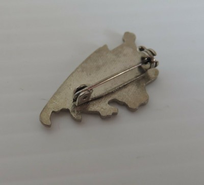 VINTAGE SKIING FROG ENAMEL PIN               (INV22282)