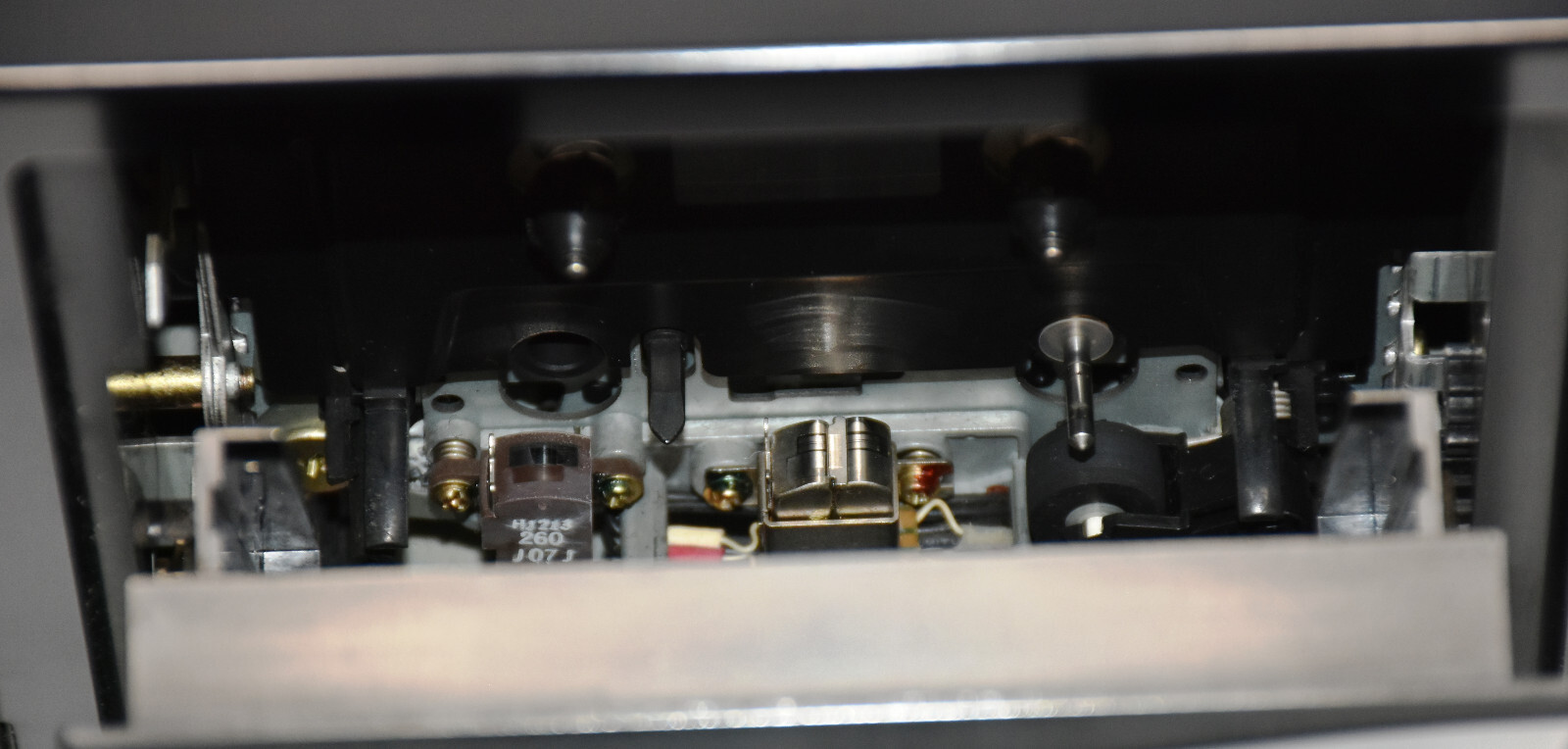 TEAC V-3000 High End 3-Head STEREO CASSETTE DECK TEAC V-3000 High End 3-Head STEREO CASSETTE DECK