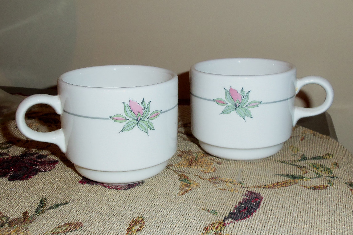 SYRACUSE CHINA CUPS - SET of 2 - FLORAL DESIGN - MADE IN USA - 19-D SYRALITE