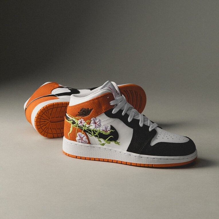 Nike Air Jordan 1 Mid (GS) 'Floral' White Black Orange