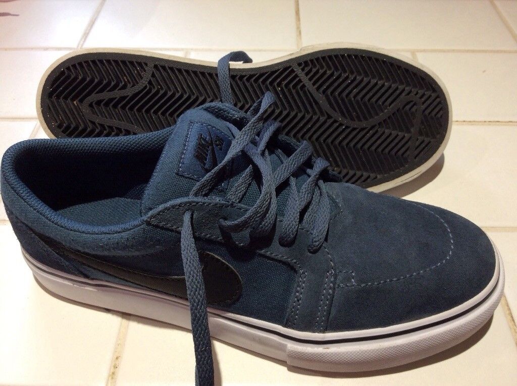 Immaculate boys Nike trainers size 5 | in Uckfield, East Sussex | Gumtree