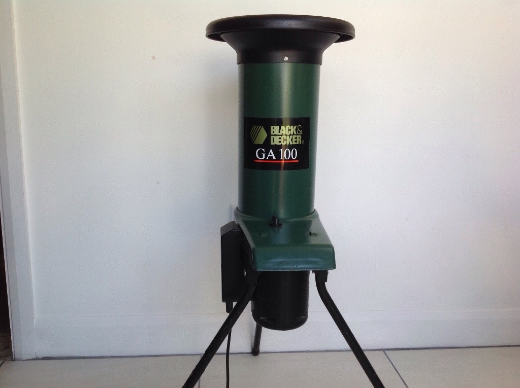 Black & Decker Garden Shredder GA 100 in Chichester, West Sussex