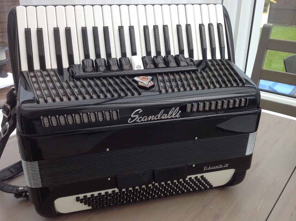 Scandalli piano accordion musette 120 bass Vibrante IV. Good condition, sounds great. in