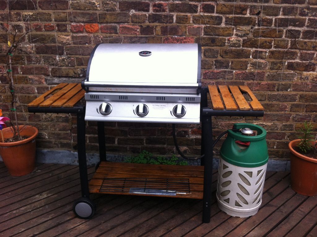 Richmond 3 Burner Gas BBQ + Gas Tank in Angel, London Gumtree