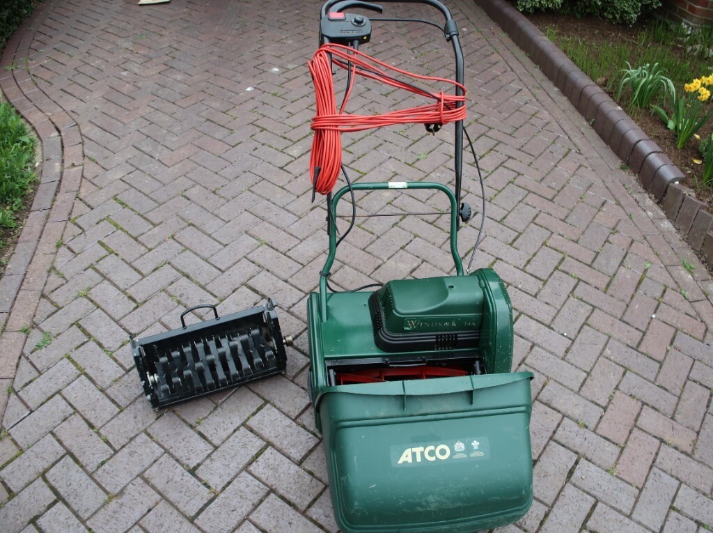 Atco Windsor 14S Lawn Mower plus Scarifier Attachment in Guildford