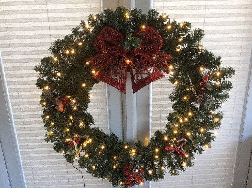 Extra large lighted Christmas  wreaths in Tamworth 