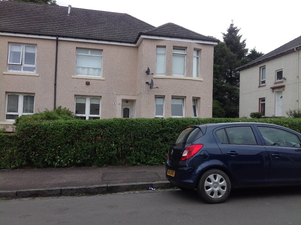 3 Bedroom lower cottage flat, Knightswood, Glasgow in Knightswood