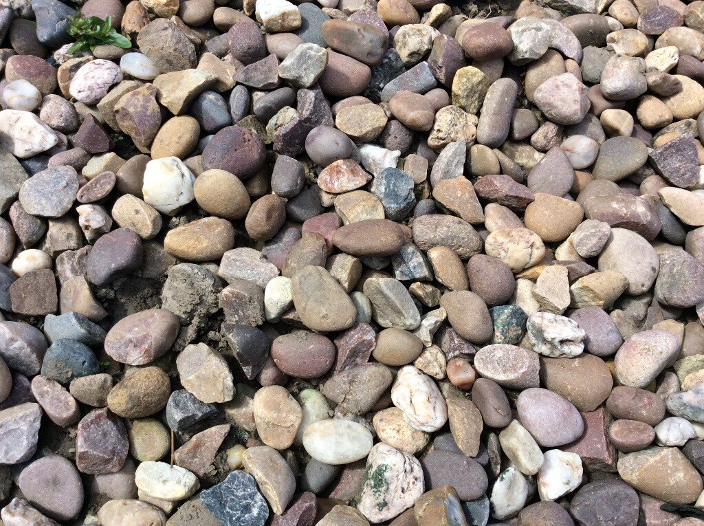 Loose decorative garden stones - 25 large bags | in Stannington, South