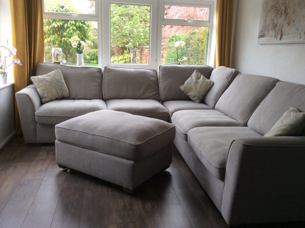 Silver grey l  shape  corner sofa  Immaculate 280 x 280cm 