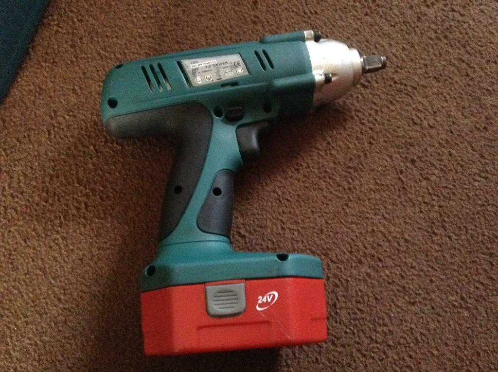 CORDLESS IMPACT WRENCH RATTLE GUN FOR MECHANIC (USED) in