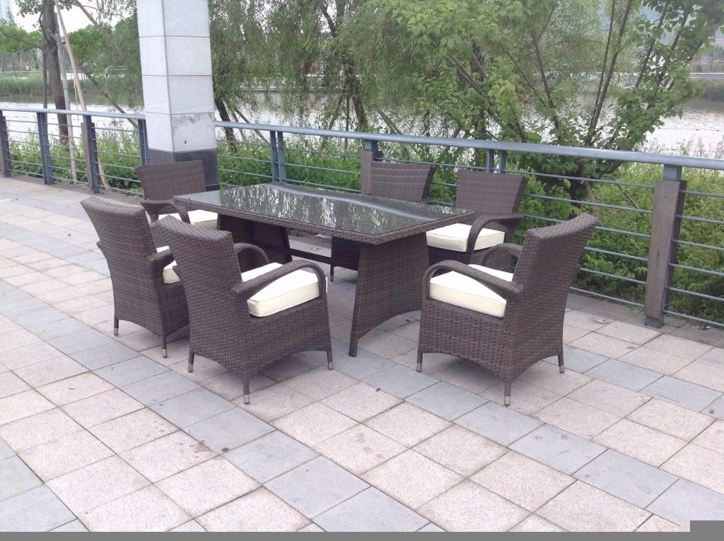 6 Seater Brown Rattan Garden Furniture Dining Set With Cream Cushions