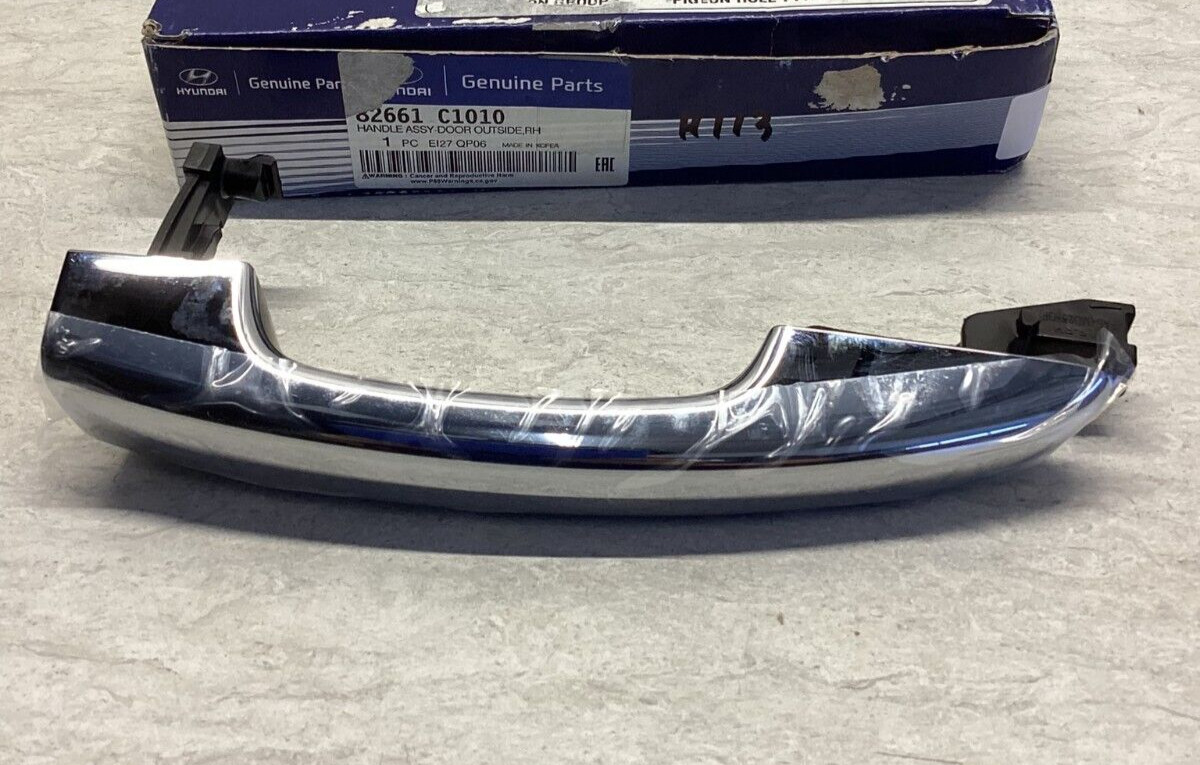Genuine Hyundai Sonata Right Rear Passenger Exterior Door Handle 82661-C1010