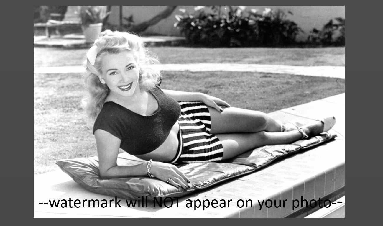 Sexy Pin-up Girl PHOTO World War 2 WW2 Pinup Girl Carole