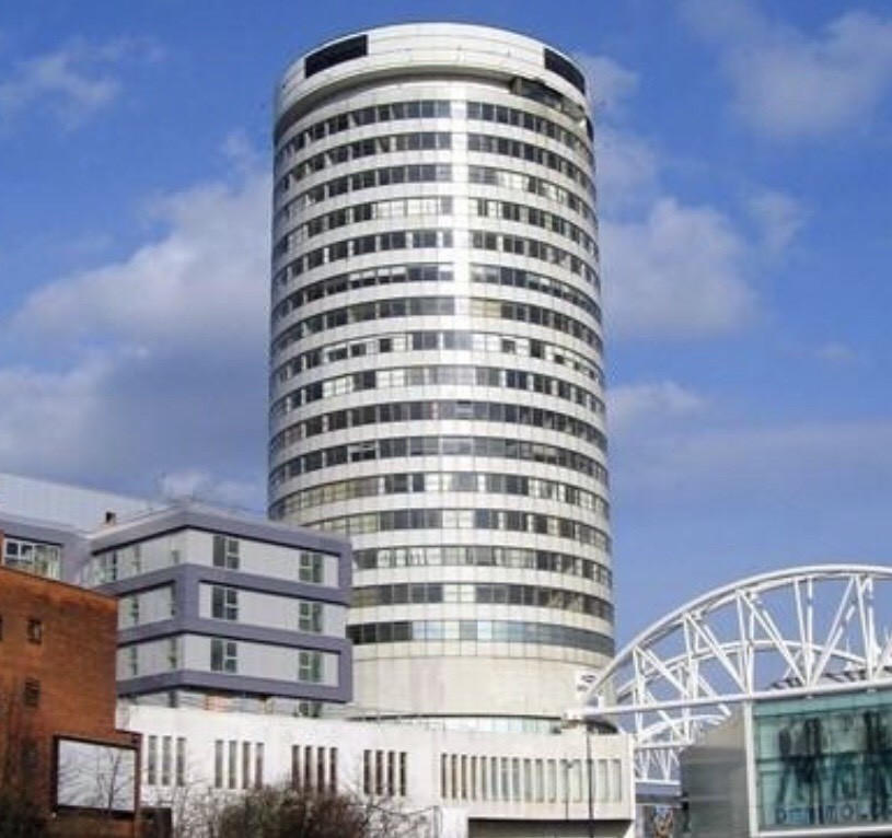 Studio apartment for rent Birmingham city centre rotunda in Perry