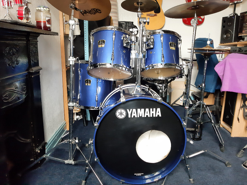 YAMAHA STAGE CUSTOM ADVANTAGE DRUM KIT WITH STANDS CYMBALS AND STOOL