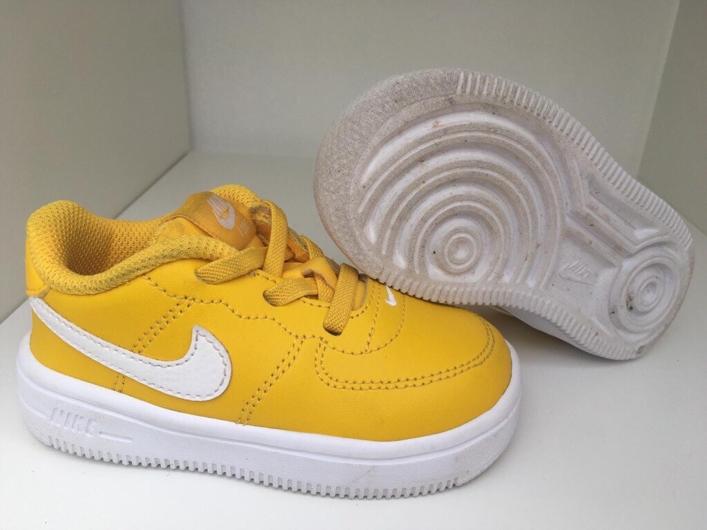 nike ladies yellow trainers