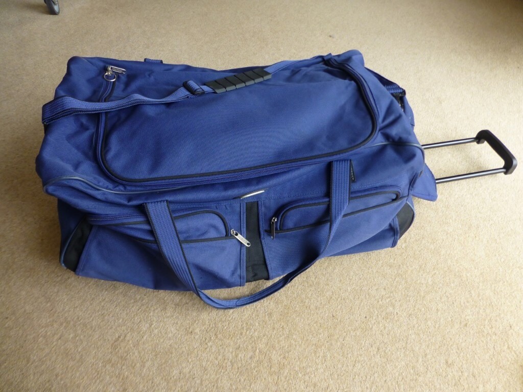 pierre cardin holdall