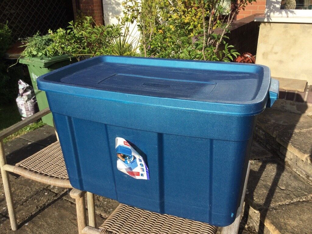 Extra Large 100 litre Heavy Duty Strong Plastic Storage Container Box With Lid in Oakham