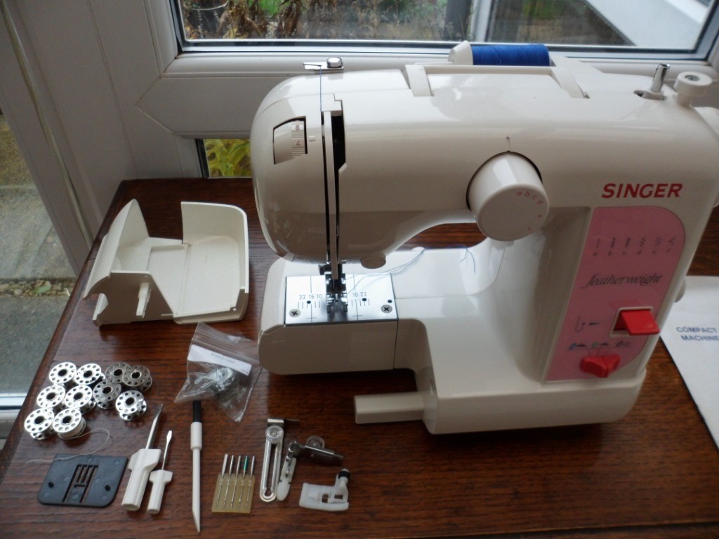 Singer Featherweight Sewing Machine Model 199 Little Used In Witney Oxfordshire Gumtree