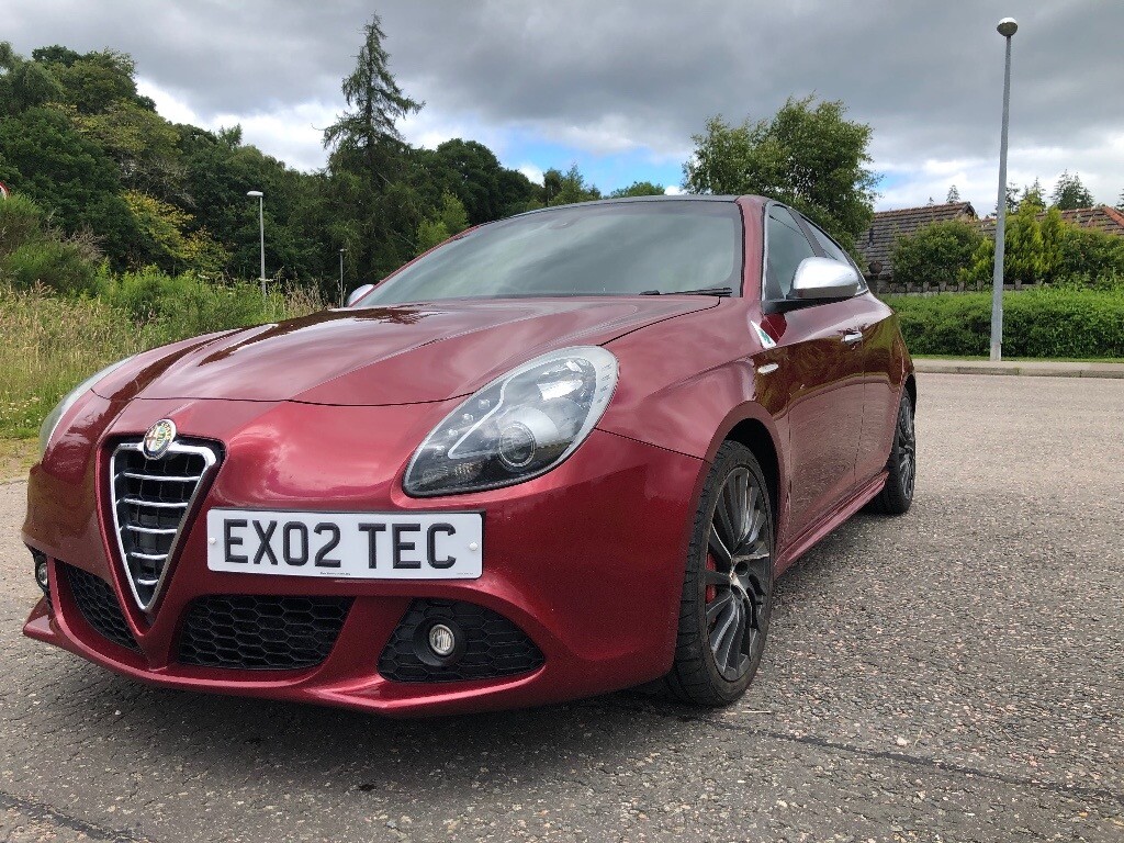 Alfa Romeo Giulietta Cloverleaf panorama roof model in Inverness
