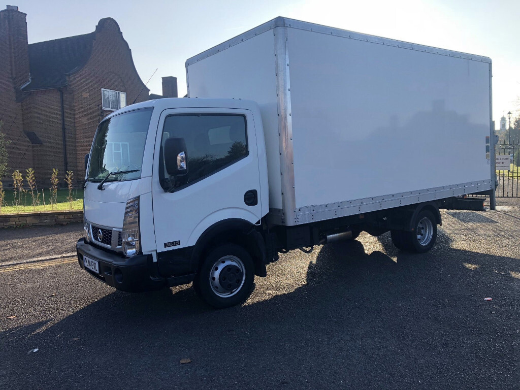 LUTON BOX VAN TAILLIFT NISSAN CABSTAR NT400 in Heathrow, London