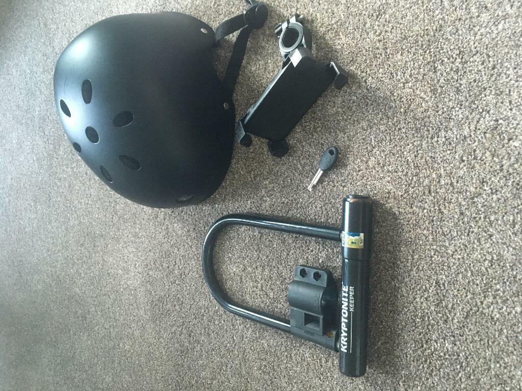 Bicycle helmet, mobile phone holder and kryptonite bike lock in New