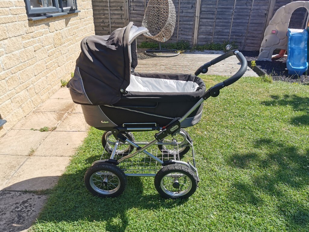 Emmaljunga pram /traditional pram with and toddler seat in