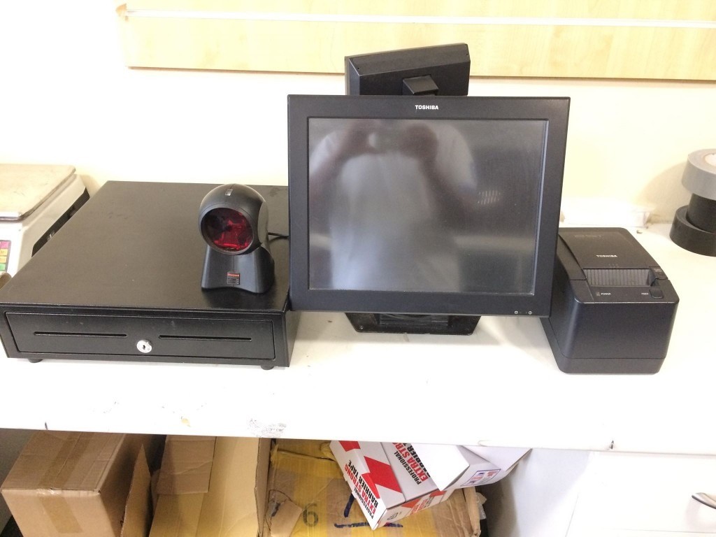 Touchscreen Till Display With Printer Cash Drawer And Scanner