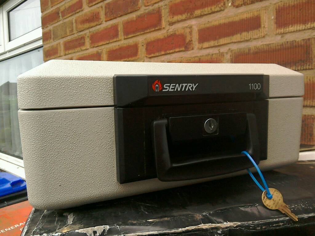 Sentry 1100 Fireproof Safe in SuttoninAshfield, Nottinghamshire